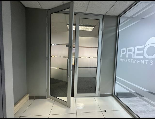 302M² OFFICE TO LET IN WOODMEAD